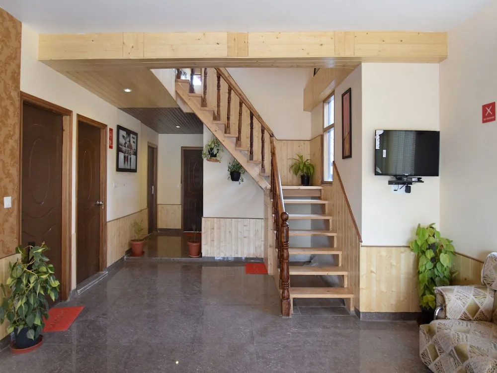 OYO 12275 Crown Hospitality