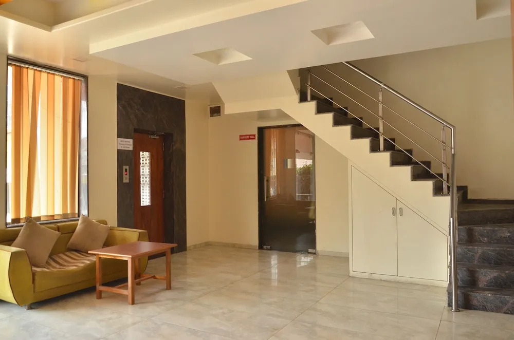 Hotel Sai Sparsh-150 meters from Saibaba temple