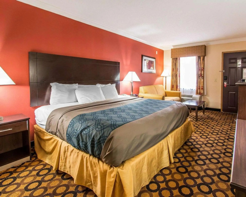 Econo Lodge Richmond Hill