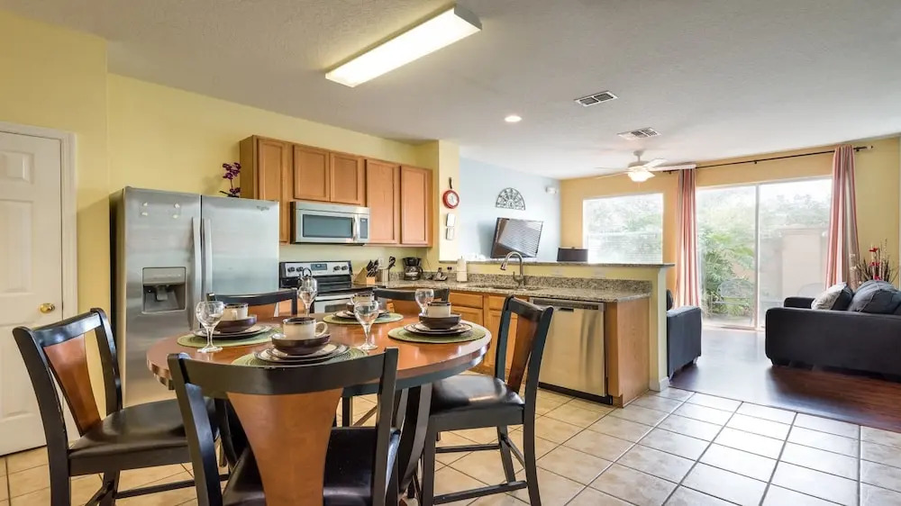 2 Miles to Disney, 3BR Home Free Wifi/crib, Best Location!