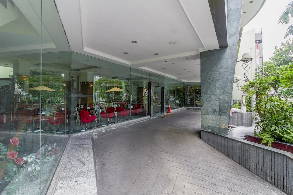 RedDoorz Plus near Monumen Nasional Jakarta