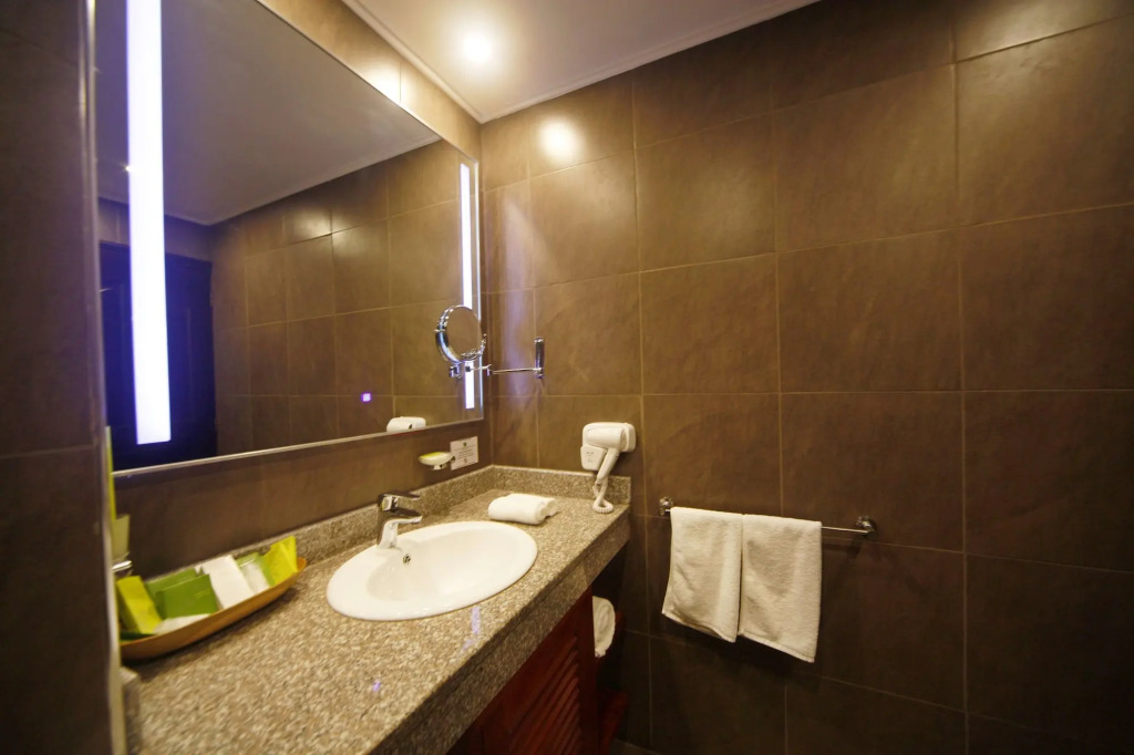 Отель Best Western Premier Garden Entebbe