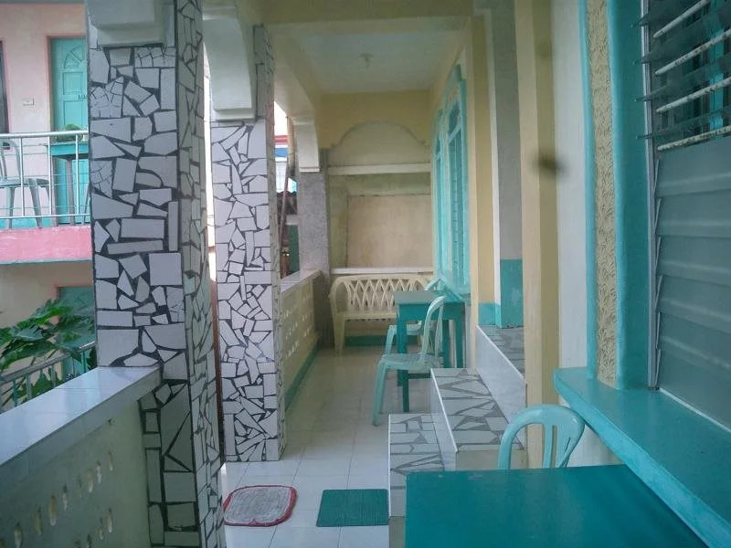Manalos Lodge and Restaurant