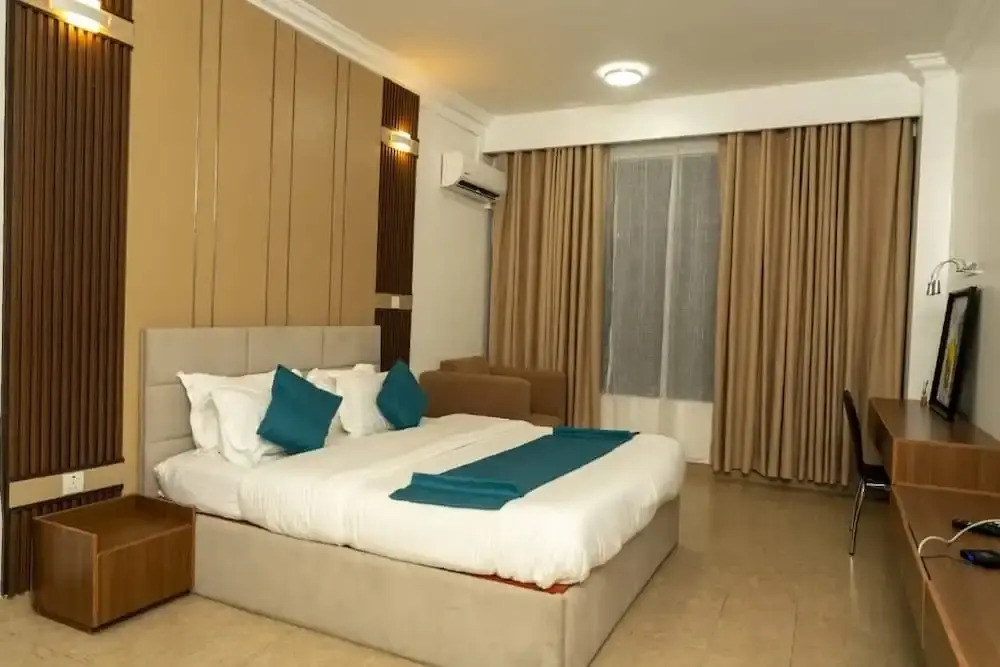 Julirose Hotel and Suites