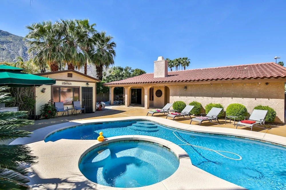 Oasis in the Heart Of Palm Springs - Four Bedroom Home