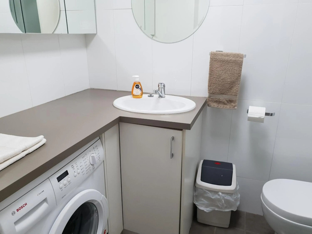 Studio 4 - ground floor Fremantle apartment