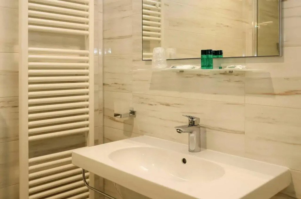 Dama Hotel