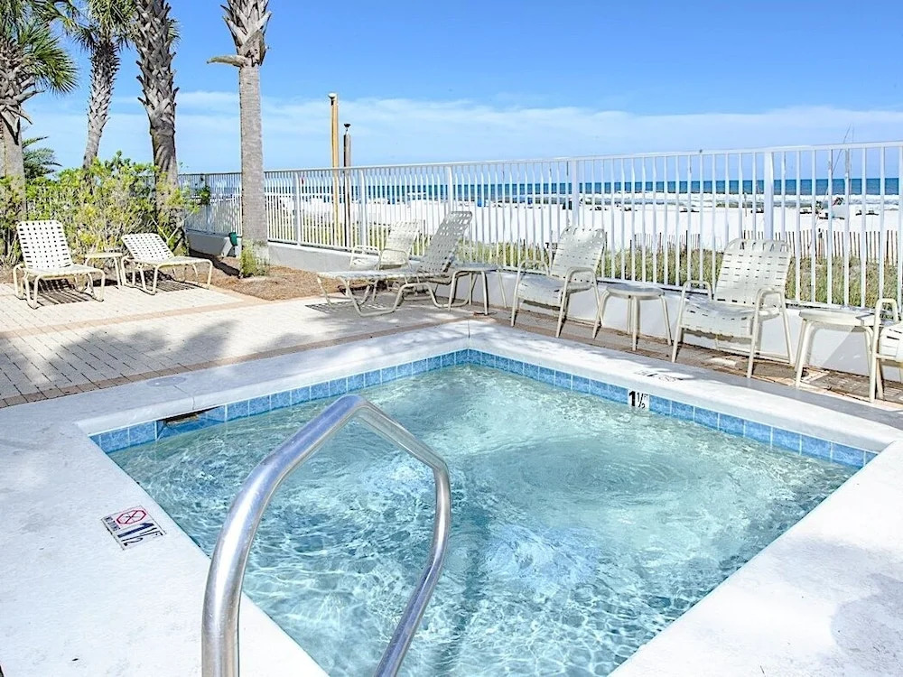 Pelican Pointe 302