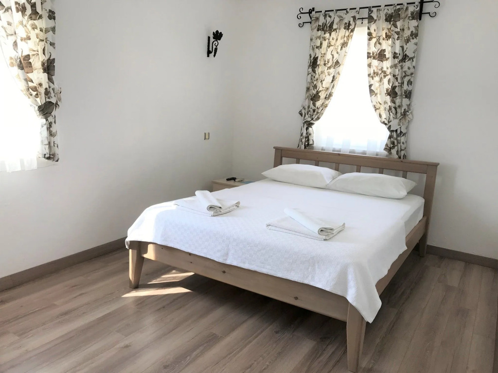 Ada Hotel