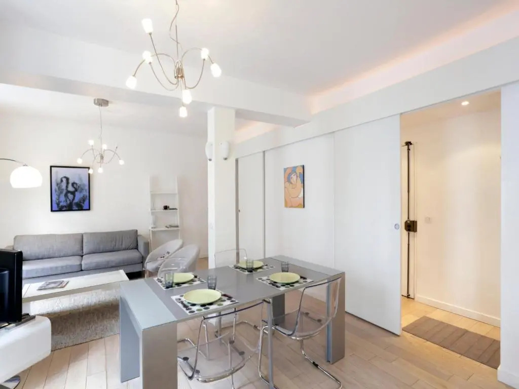 Sleek Apartments near Saint Germain