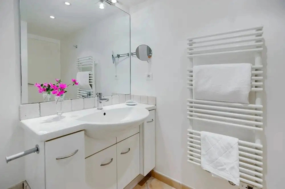 Old Town Apartment With Sea Views A C