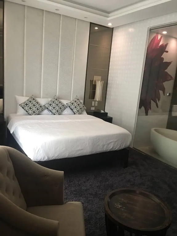 Comfortable Room, 100m to Walking st, 5th Floor