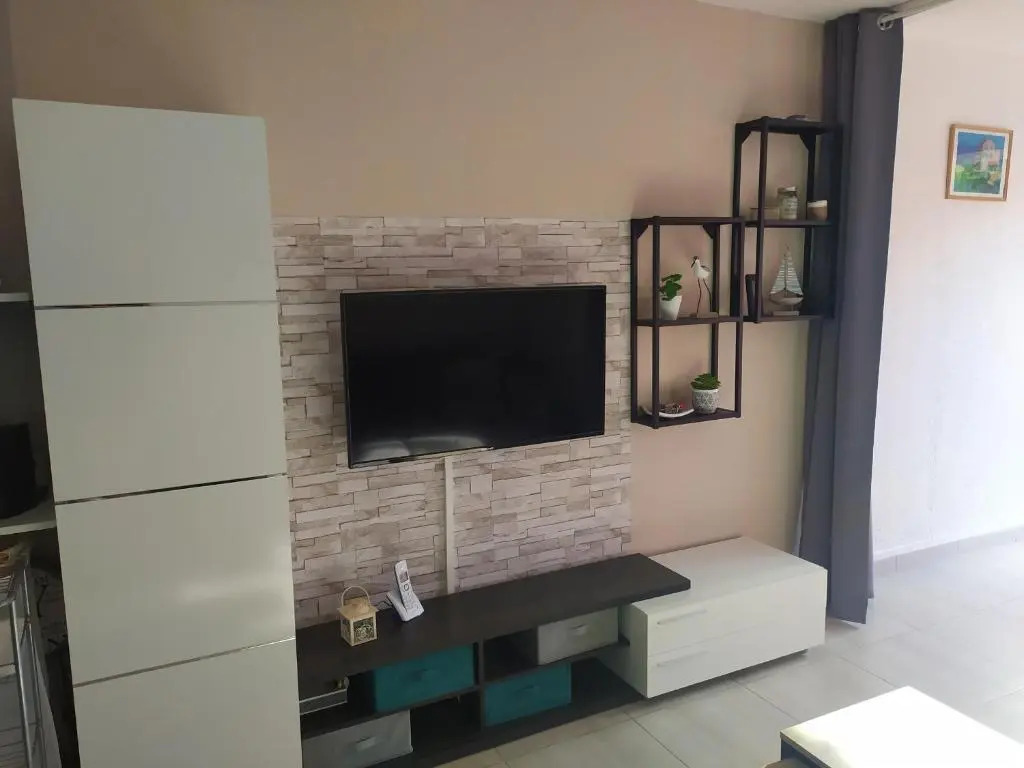 Beau studio avec grande terrasse