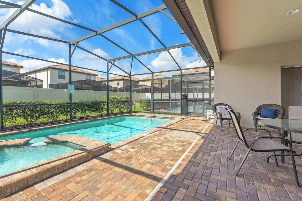 Pet Friendly Amazing 5 BR Sleeps 10