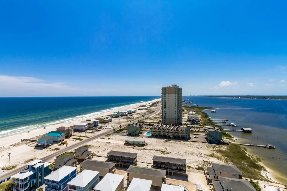 Lagoon Tower 1101