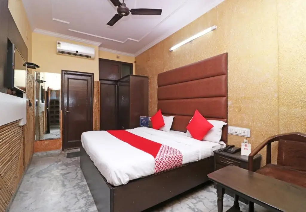 Pooja Hotel By OYO Rooms