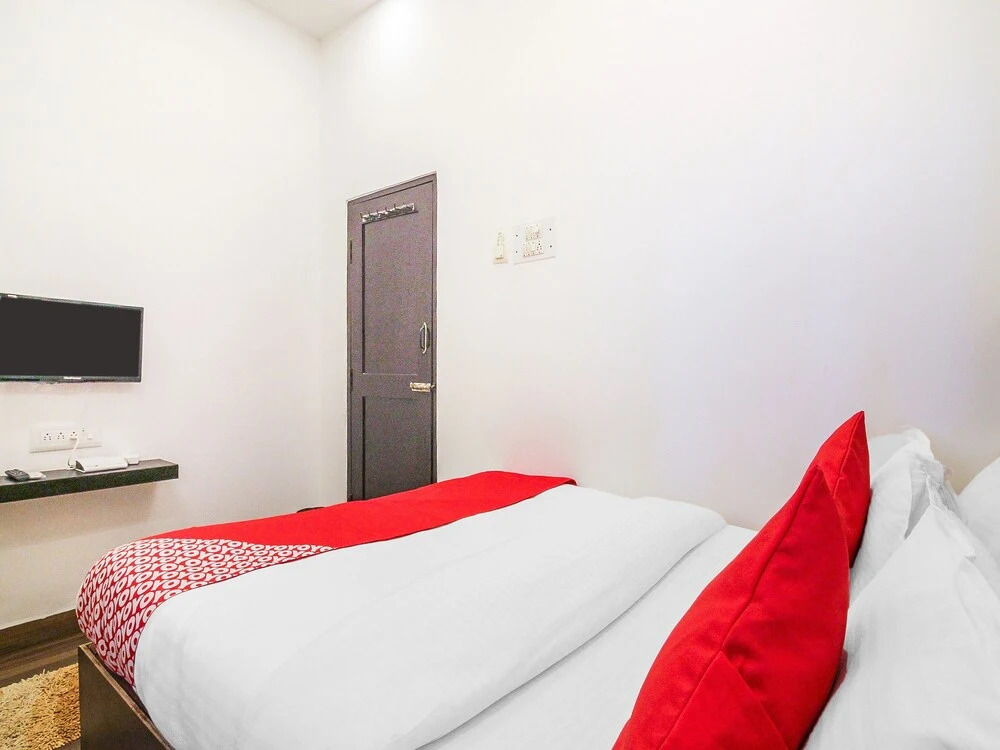 OYO 15840 Hotel Nandini