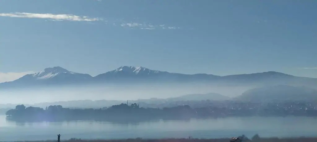 MONTANA LAKE VIEW