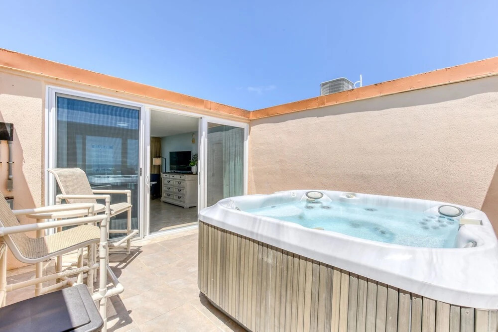 Paradise Beach Club - Direct Oceanfront Condos with Heated Pool Pet-Friendly
