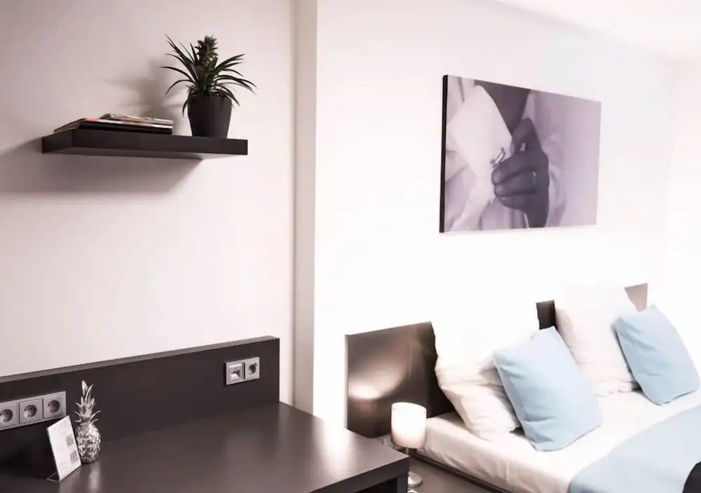 Mood contemporary living