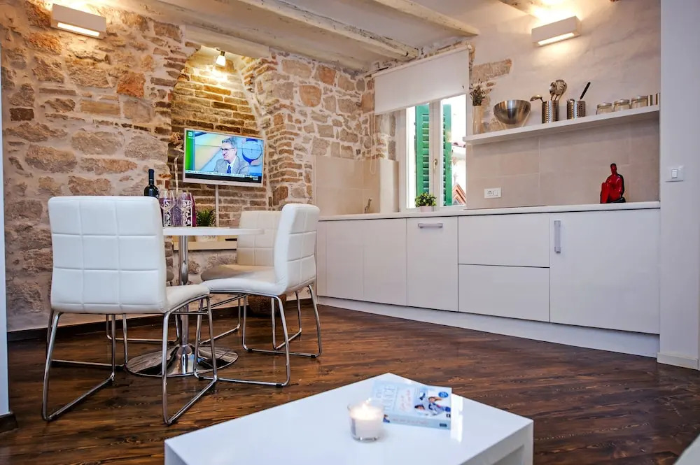 Pisinium Studios