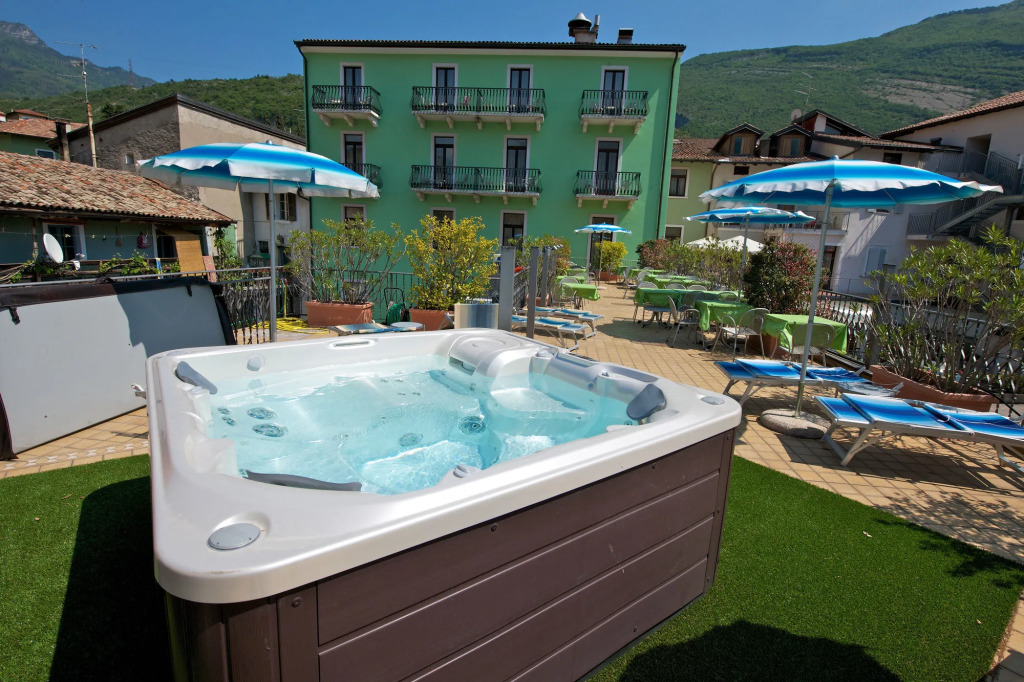 Lake Hotel Benaco