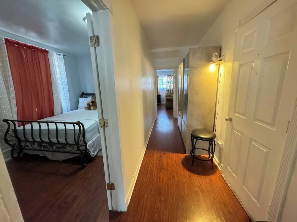 Huge 3 Bedrooms Apt 15 Minutes to NY City