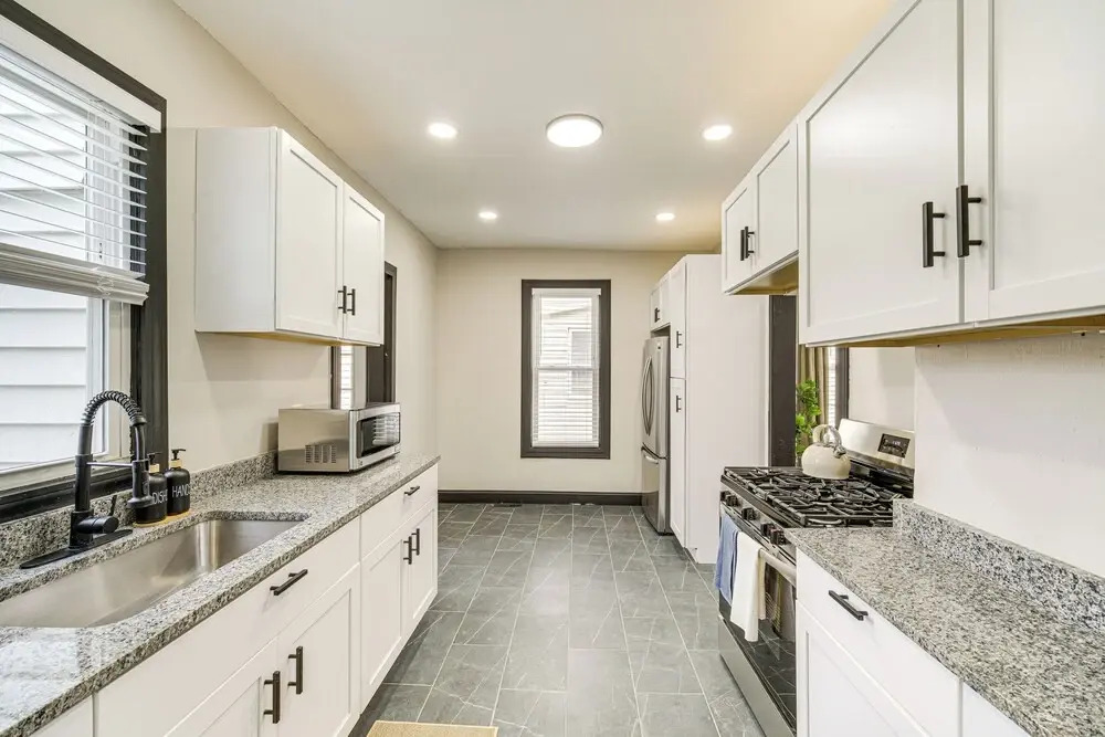 4 Mi to Dtwn: Modern Retreat w/ Yard in Cleveland