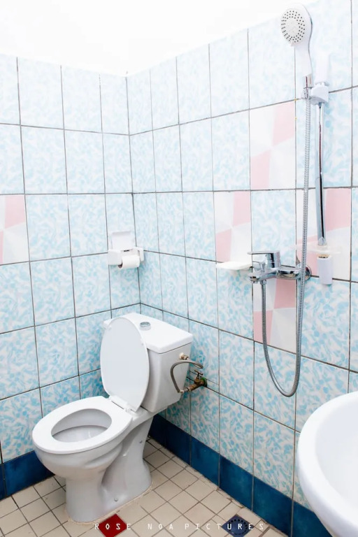 Odza, Modern Apartment, 3 Bedrooms, Private Parking