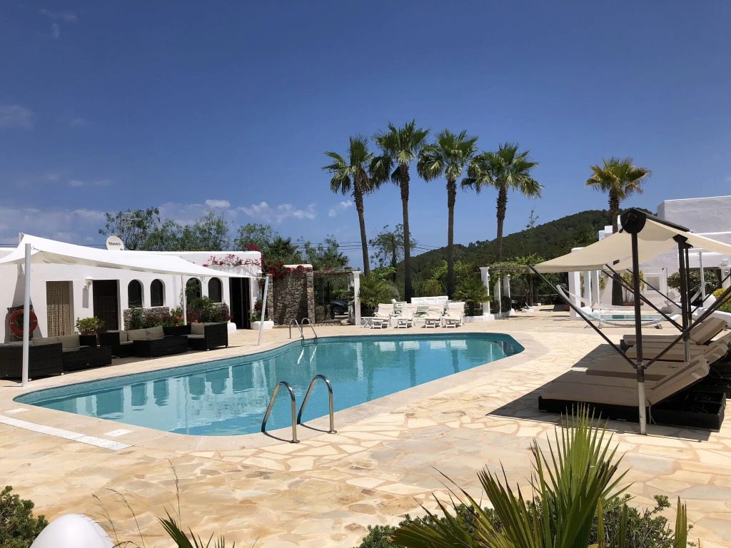 Lush Farmhouse in Sant Miguel de Balansat with Hot Tub & Private Pool