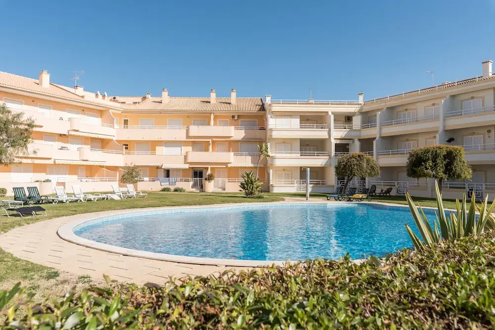 CheckinCheckout - Falésia Apartment with Pool