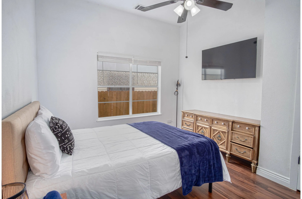 Spacious 4 BR Home Near River Walk 6 Mins Drive