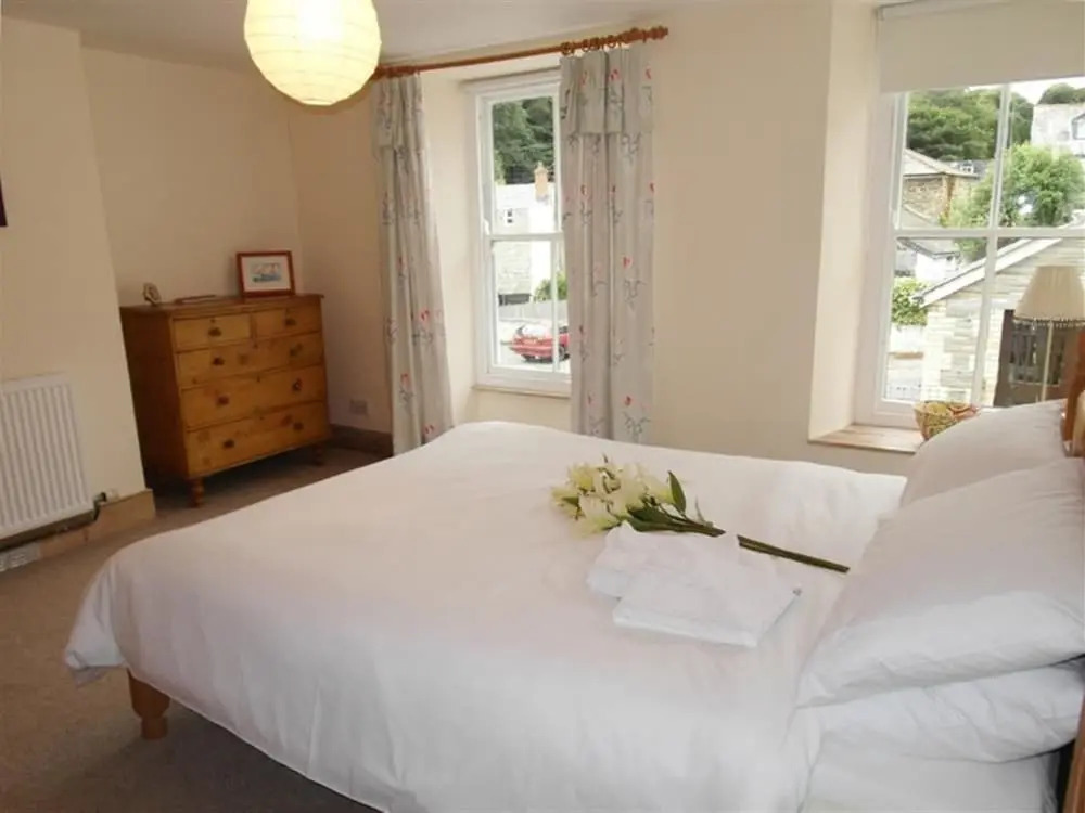 Cozy Holiday Home in Padstow near Beach