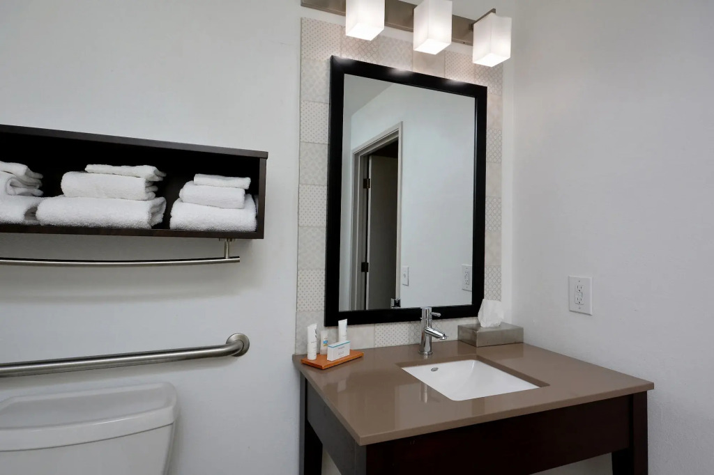 Country Inn & Suites by Radisson, Asheville West near Biltmore