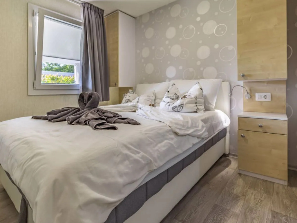 Luxury Premium 17804