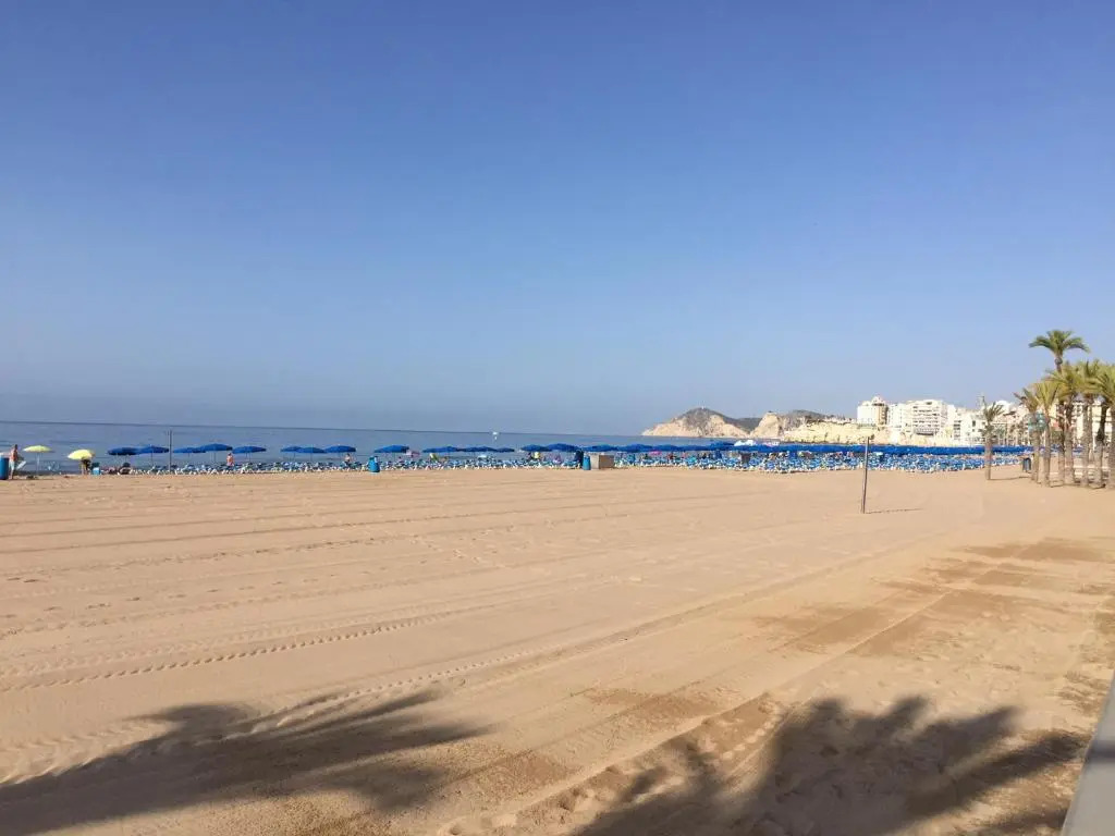 Junto Playa Levante con terraza Chill-Out-2 WCs-A ESTRENAR Gemelos 23