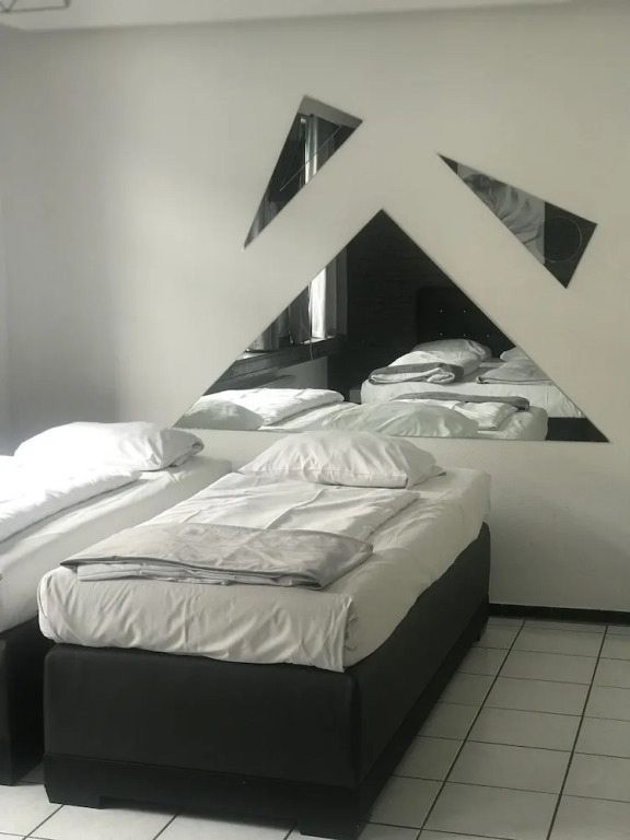 SAINA Hotel