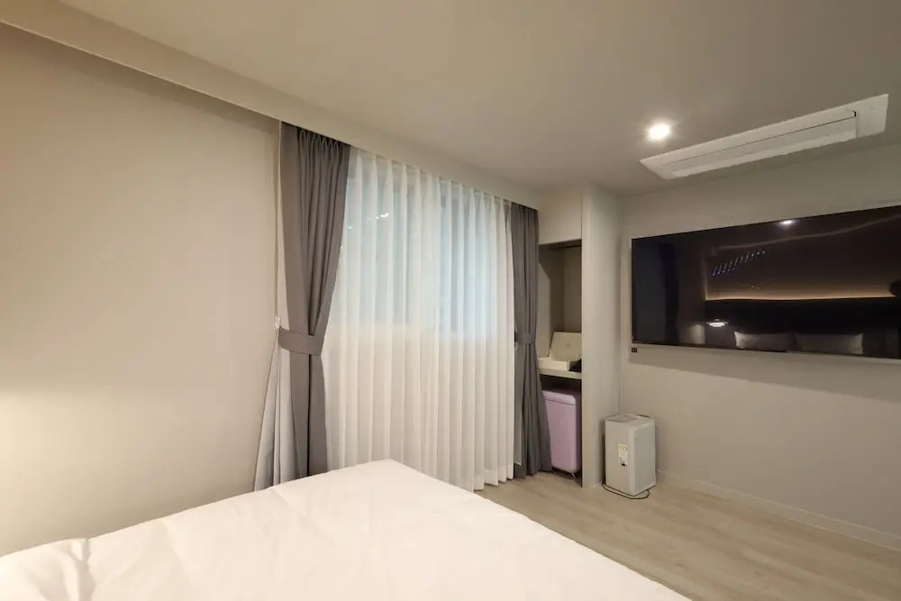 Changwon Denbasta Hotel Myeongseo