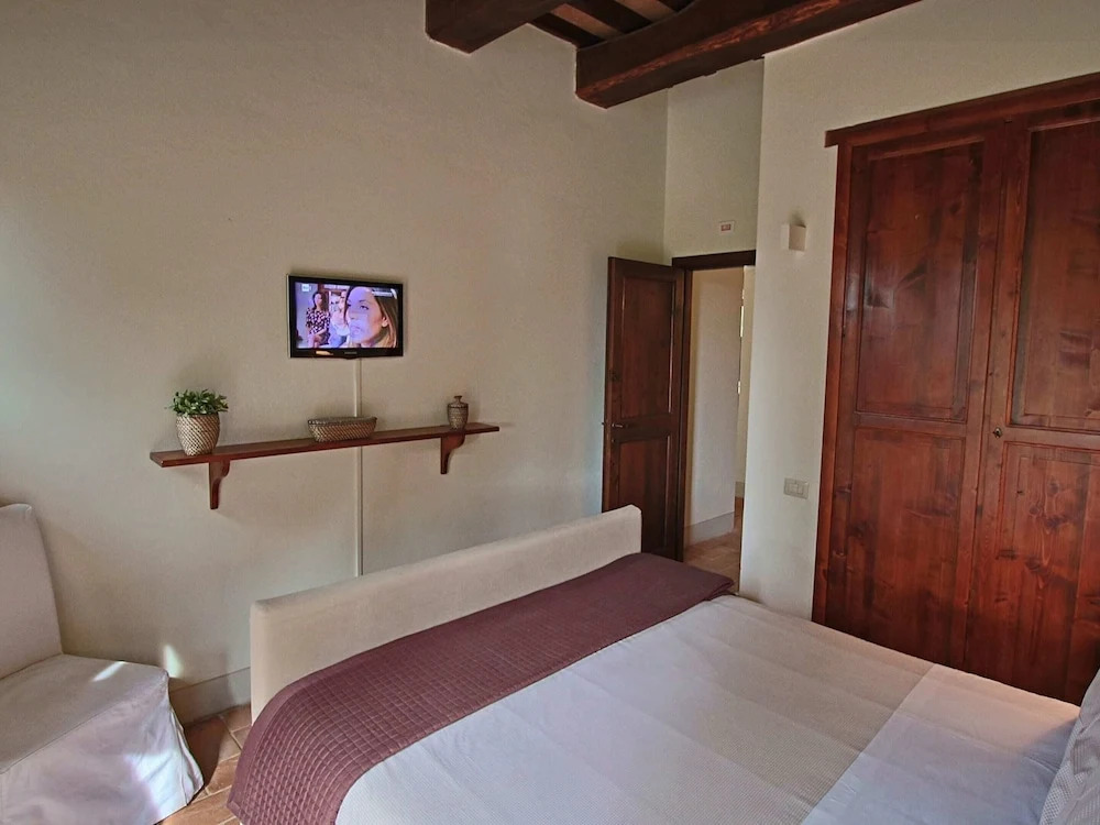 Modern holiday home in Foligno - Loc with pool