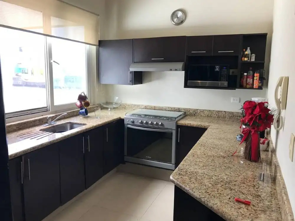 Amalfi by Slieva 2 Apartments 3 Blocks Away 5a Av