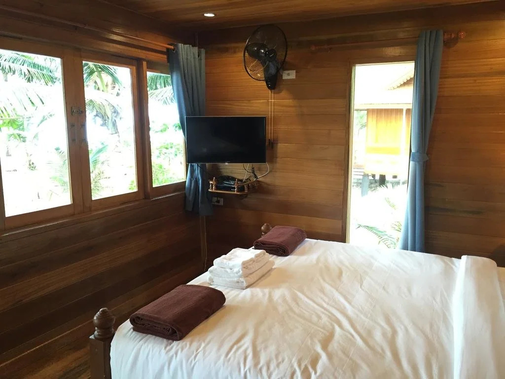 Aow Yai Bungalows