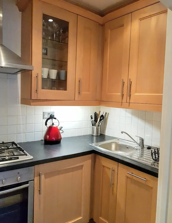 Classic 2 Bedroom Flat Gloucester St