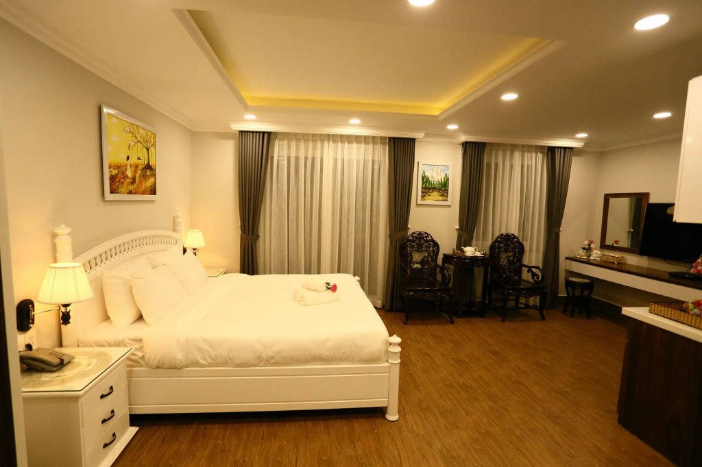 Diamond Queen Hotel