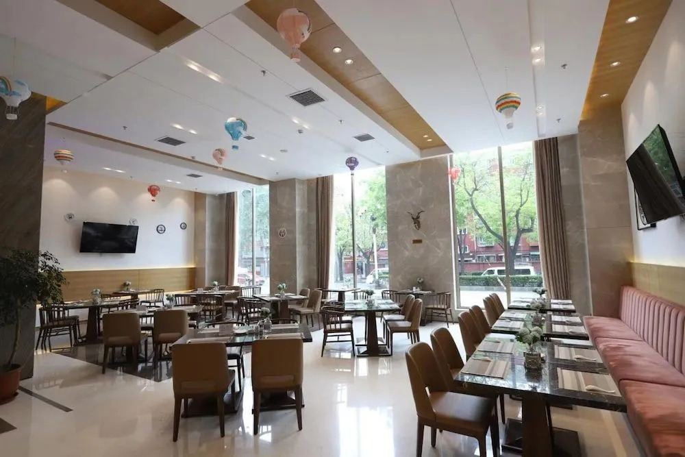 Отель Juny Oriental
