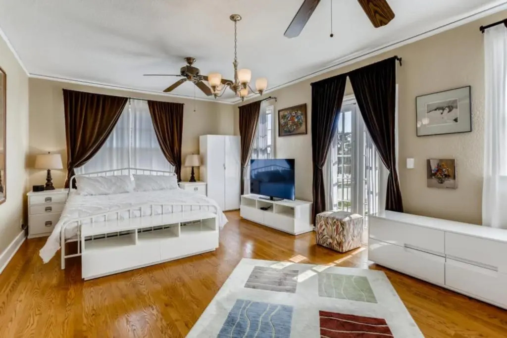 Casa del Mundo - 2bd-3ba with Private Pool