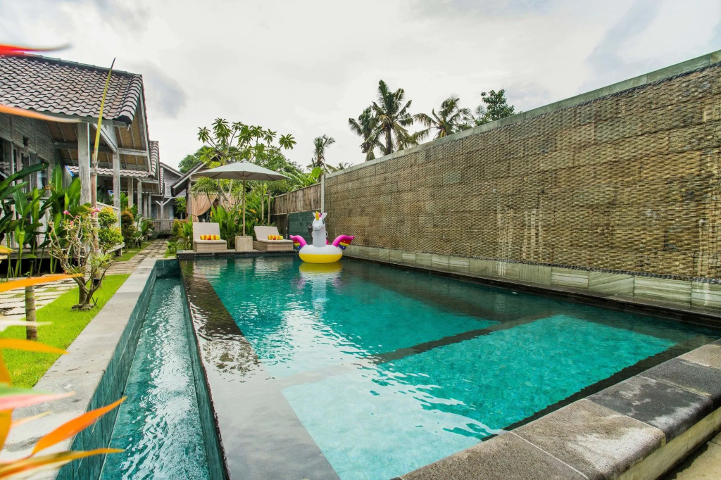The Syron Huts Lembongan