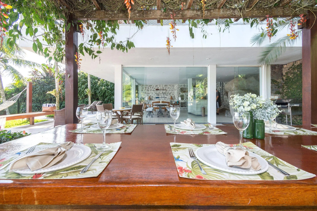 Villa Com Seis Suítes E Praia Particular