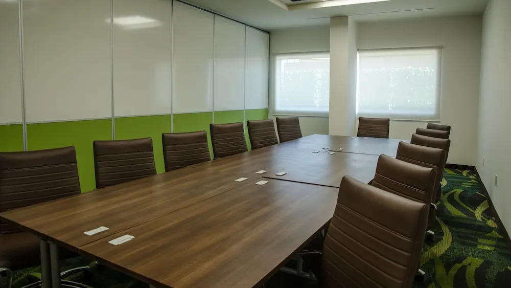 Holiday Inn Express and Suites Celaya