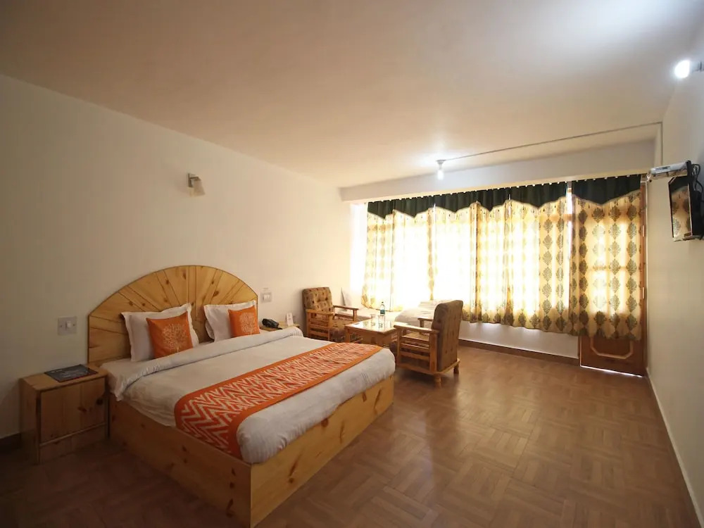 OYO 7625 Hotel Bhrigu