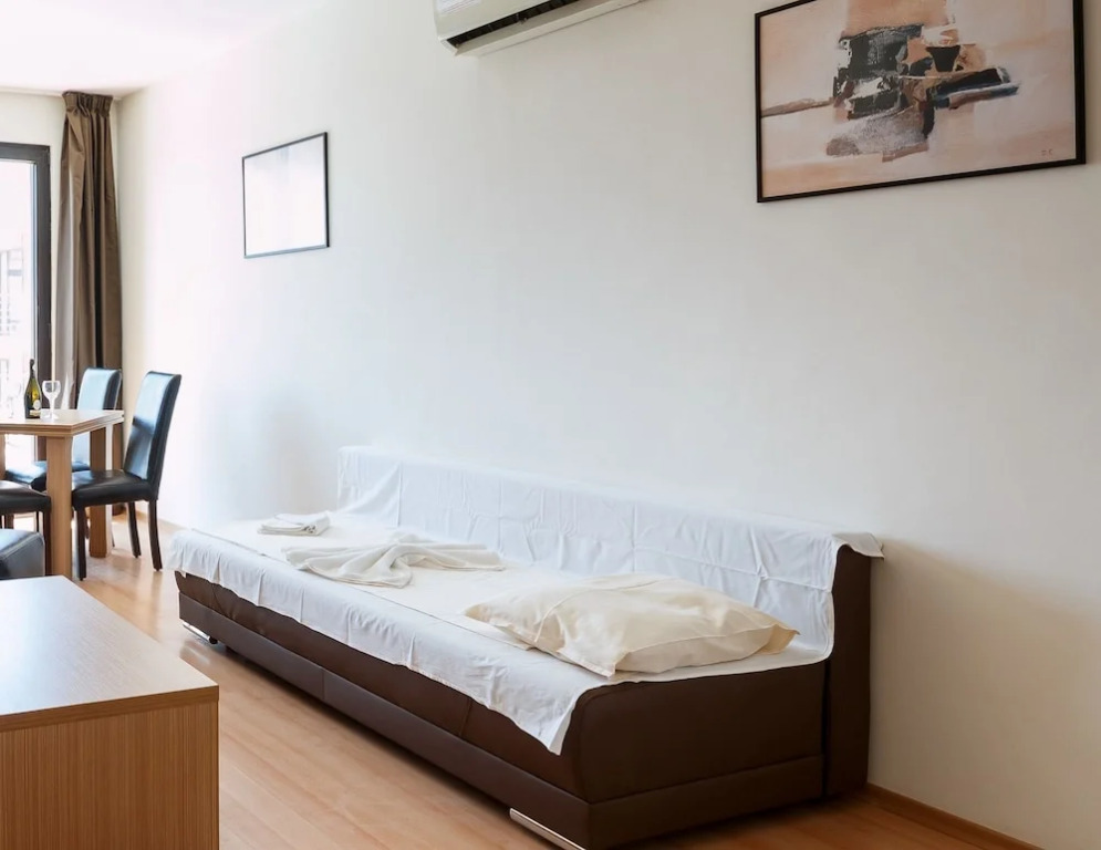 Sunny Beach Retreat - 2-bedroom Apartment